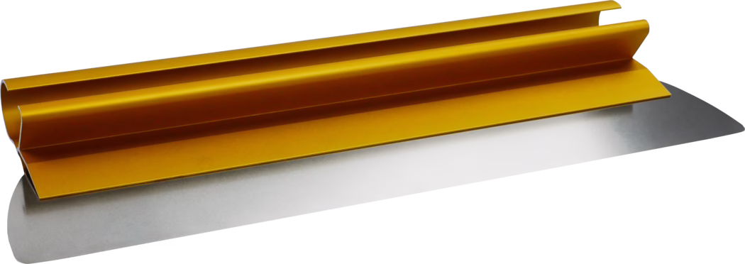 Pajarito_Dummy_Surface spatula PAJAQUICK Gold_013690_013435_013437_013439_013377_013434_013436_013438_013440_013689_2021-03 Lang metalen gereedschap met een glanzend, vlak roestvrijstalen blad en een goudkleurige geanodiseerde aluminium handgreep die bovenop is bevestigd; gefotografeerd tegen een witte achtergrond in schuine perspectief, met gladde reflecterende oppervlakken.