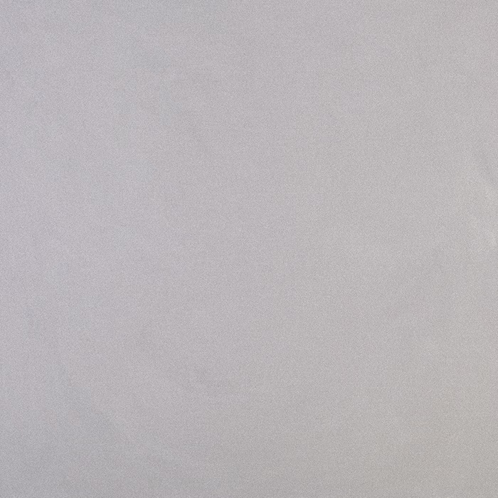 Eine glatte, strukturierte Oberfläche, die funkelndem Silber ähnelt, mit einem sanften Glanz und subtilen Farbnuancen. Die Textur vermittelt den Eindruck eines weichen, feinen Grains, was sie visuell ansprechend und für vielfältige Anwendungen geeignet macht.